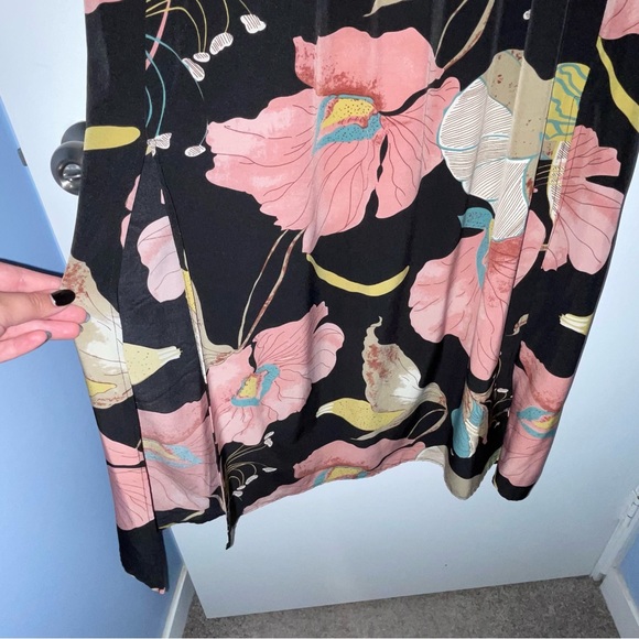 Plus Size Floral Maxi Dress with 2 Front Slits - Picture 4 of 5